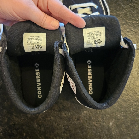 Chuck Taylor hightop Converse shoes - Picture 14 of 16